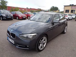 Grå Begagnad 2011 BMW 118 Sport Line Halvkombi | 89 900 kr (Lite dyr)