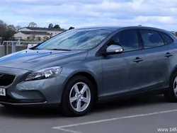 Grå Begagnad 2016 Volvo V40 Kombi | 179 500 kr (Marknadspris)