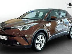 Brun (brown) Begagnad 2018 Toyota C-HR Active SUV | 179 990 kr (Marknadspris)
