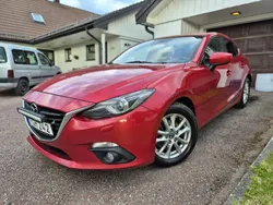 Röd Begagnad 2014 Mazda 3 Inclusive Halvkombi | 62 000 kr