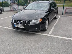 Svart Begagnad 2013 Volvo V70 Momentum Kombi | 43 000 kr (Marknadspris)