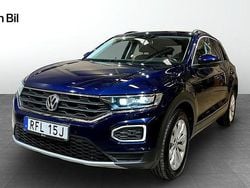 Blå (atlantik blue metallic) Begagnad 2018 VW T-Roc SUV | 209 900 kr (Marknadspris)