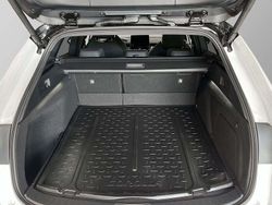 Vit Begagnad 2024 Toyota Corolla Sport Kombi | 379 900 kr (Marknadspris)