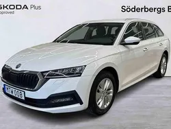 Vit Begagnad 2023 Skoda Octavia Kombi | 258 500 kr