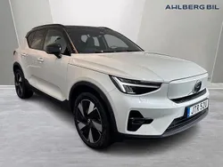 Vit Begagnad 2023 Volvo XC40 Plus SUV | 459 500 kr