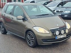 Ljusbrun (brun) Begagnad 2010 Mercedes A160 Classic Halvkombi | 38 900 kr (Lite dyr)