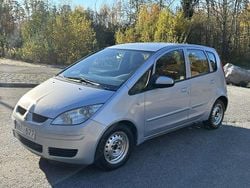 Blå Begagnad 2005 Mitsubishi Colt Halvkombi | 14 000 kr (Marknadspris)