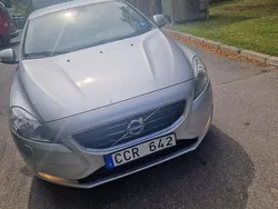 Silver Begagnad 2014 Volvo V40 Kinetic Kombi | 75 000 kr (Marknadspris)