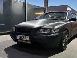 Svart Begagnad 2002 Volvo V70 Kombi | 27 900 kr (Marknadspris)
