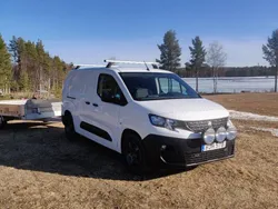 Vit Begagnad 2019 Peugeot Partner Minibuss | 124 900 kr (Marknadspris)