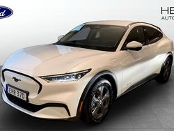 Vit (white) Begagnad 2022 Ford Mustang Mach-E Standard Range SUV | 384 900 kr (Marknadspris)