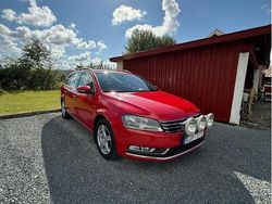 Röd Begagnad 2013 VW Passat Kombi | 70 000 kr (Marknadspris)