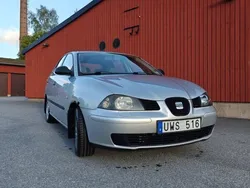 Grå Begagnad 2004 Seat Ibiza Halvkombi | 9 000 kr (Superpris)