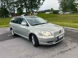 Grön Begagnad 2006 Toyota Avensis Kombi | 35 000 kr (Marknadspris)