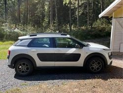 Vit Begagnad 2014 Citroën C4 Cactus PureTech Halvkombi | 50 000 kr (Marknadspris)