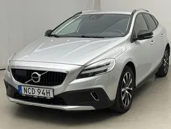 Silver Begagnad 2019 Volvo V40 CC Kombi | 189 900 kr (Marknadspris)