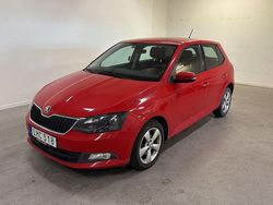 Röd Begagnad 2016 Skoda Fabia Style Halvkombi | 89 995 kr (Lite dyr)