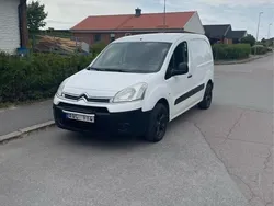 Vit Begagnad 2013 Citroën Berlingo Minibuss | 43 000 kr (Marknadspris)