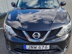 Svart Begagnad 2015 Nissan Qashqai SUV | 105 000 kr (Marknadspris)