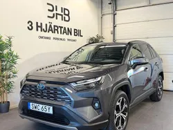 Mörkgrå (grå) Begagnad 2022 Toyota RAV4 Hybrid Executive SUV | 369 900 kr (Marknadspris)