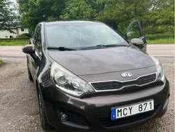 Brun Begagnad 2012 Kia Rio Halvkombi | 40 000 kr (Marknadspris)