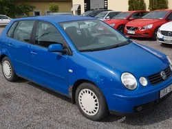 Blå Begagnad 2003 VW Polo Trendline Halvkombi | 14 900 kr (Marknadspris)