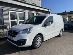 Vit Begagnad 2017 Peugeot Partner Minibuss | 129 000 kr (Dyr)
