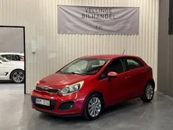 Röd Begagnad 2013 Kia Rio Halvkombi | 49 900 kr