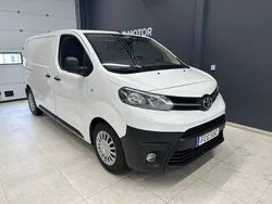 Vit Begagnad 2019 Toyota Proace Van | 219 900 kr (Marknadspris)