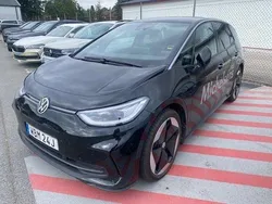 Svart (grenadilla black metallic) Begagnad 2024 VW ID.3 Pro Halvkombi | 484 000 kr
