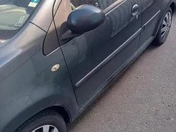Grå Begagnad 2006 Peugeot 107 Halvkombi | 21 500 kr (Marknadspris)