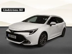 Vit Begagnad 2024 Toyota Corolla Style Kombi | 359 000 kr (Dyr)