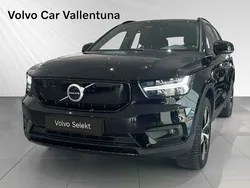 Svart Begagnad 2022 Volvo XC40 Plus SUV | 334 900 kr