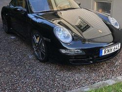 Grön Begagnad 2007 Porsche 911 Carrera 4S Sportkupé | 650 000 kr