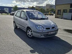 Grå Begagnad 2001 Renault Scénic Minibuss | 22 900 kr
