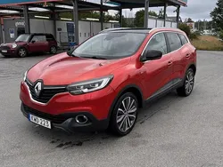 Röd Begagnad 2015 Renault Kadjar Bose Edition SUV | 102 000 kr (Marknadspris)
