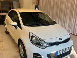 Vit Begagnad 2016 Kia Rio 2 Halvkombi | 79 900 kr (Bra pris)