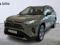 Grön Begagnad 2022 Toyota RAV4 Hybrid Active SUV | 369 900 kr (Marknadspris)