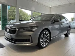 Grå Ny 2025 Skoda Superb LAURIN & KLEMENT Kombi | 526 800 kr (Marknadspris)