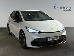 Vit Begagnad 2025 Cupra Born e-Boost Halvkombi | 328 900 kr