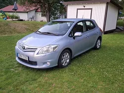 Blå Begagnad 2012 Toyota Auris Plus Halvkombi | 83 000 kr (Lite dyr)