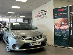Ljusgrå Begagnad 2013 Toyota Avensis Business Edition Kombi | 49 900 kr (Dyr)
