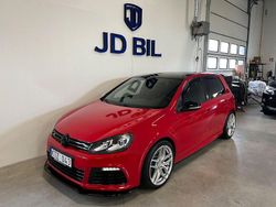 Röd Begagnad 2010 VW Golf VI R Halvkombi | 149 800 kr