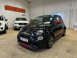 Svart Begagnad 2022 Abarth 595 Halvkombi | 185 000 kr (Marknadspris)