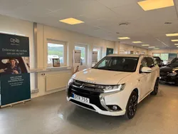 Vit Begagnad 2018 Mitsubishi Outlander P-HEV SUV | 199 900 kr (Marknadspris)