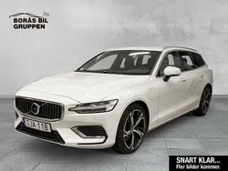 Vit Begagnad 2023 Volvo V60 Core Kombi | 339 000 kr (Marknadspris)