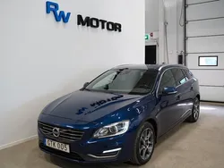 Blå Begagnad 2015 Volvo V60 Ocean Race Kombi | 169 800 kr (Marknadspris)