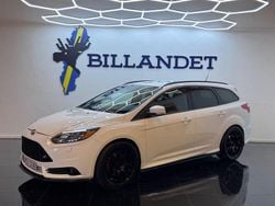 Vit Begagnad 2012 Ford Focus ST Kombi | 119 900 kr