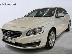 Vit Begagnad 2013 Volvo V60 Kinetic Kombi | 104 900 kr (Marknadspris)