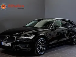 Svart Begagnad 2021 Volvo V60 Momentum Kombi | 249 900 kr (Marknadspris)